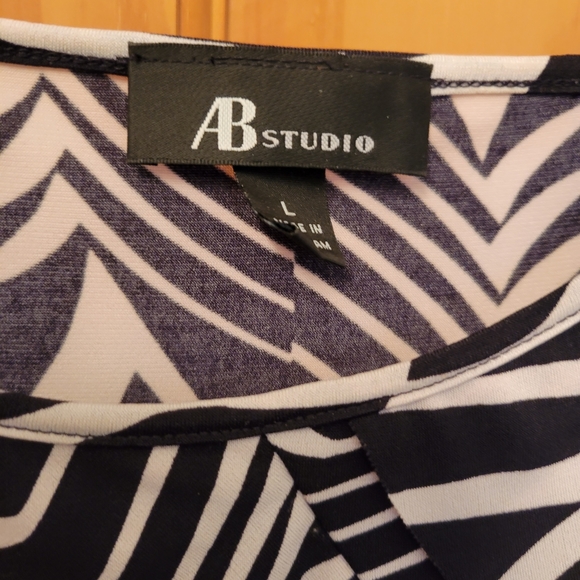 Halter top - Picture 2 of 3